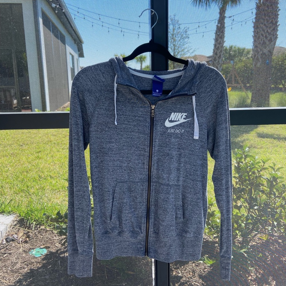 lightweight nike jacket